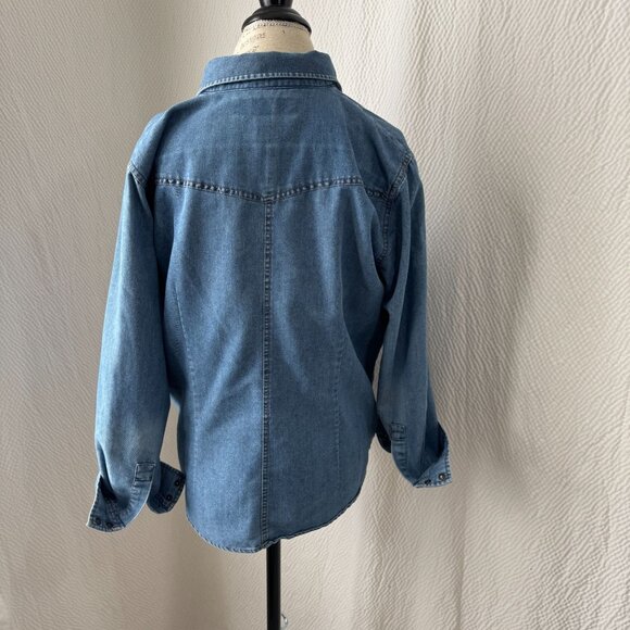Bit & Bridle Denim Button-Up Western Shirt With Snap Closures & Chest Pockets - Picture 3 of 5